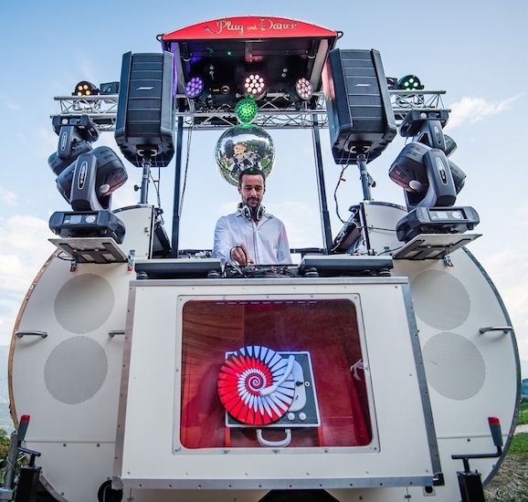 Je suis DJ dans une caravane unique au monde